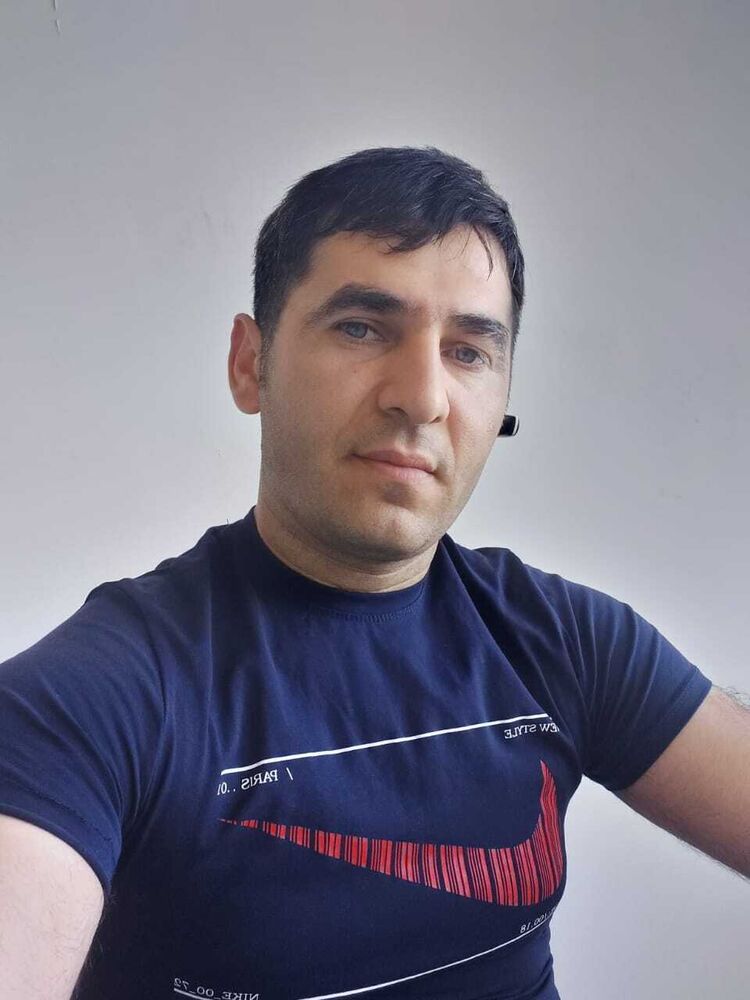  24007618  Ahmed, 37 ,    