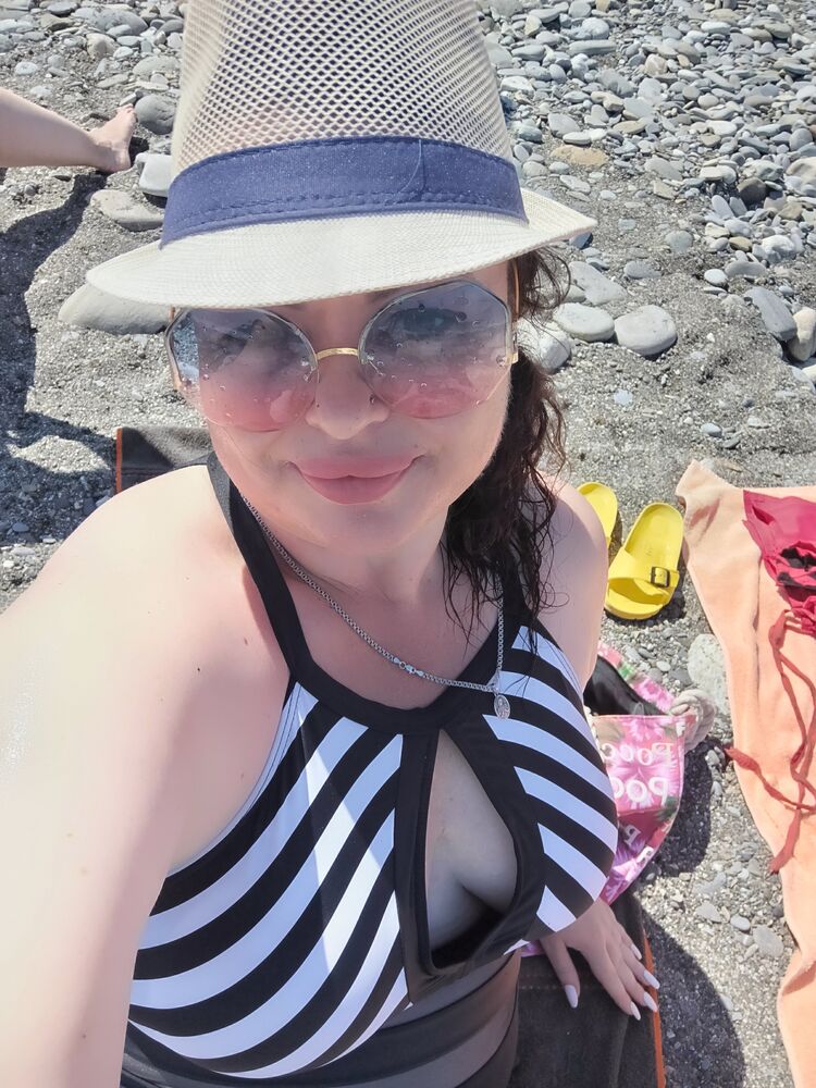  44041308  Ksenia, 45 ,    --