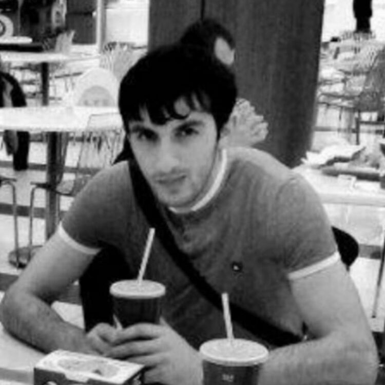  36802268  Shamil, 32 ,    