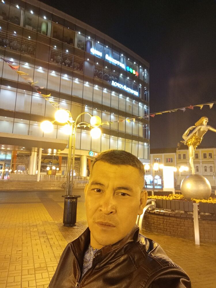  ,   Rustam, 35 ,   ,   