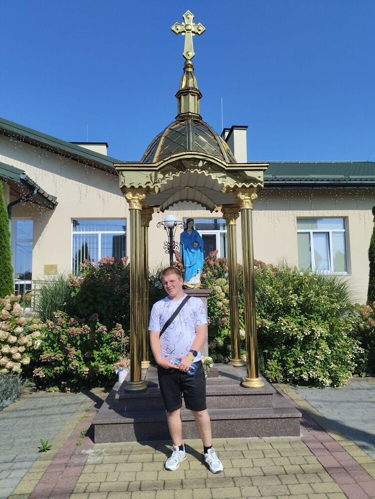  53207828  , 20 ,    -