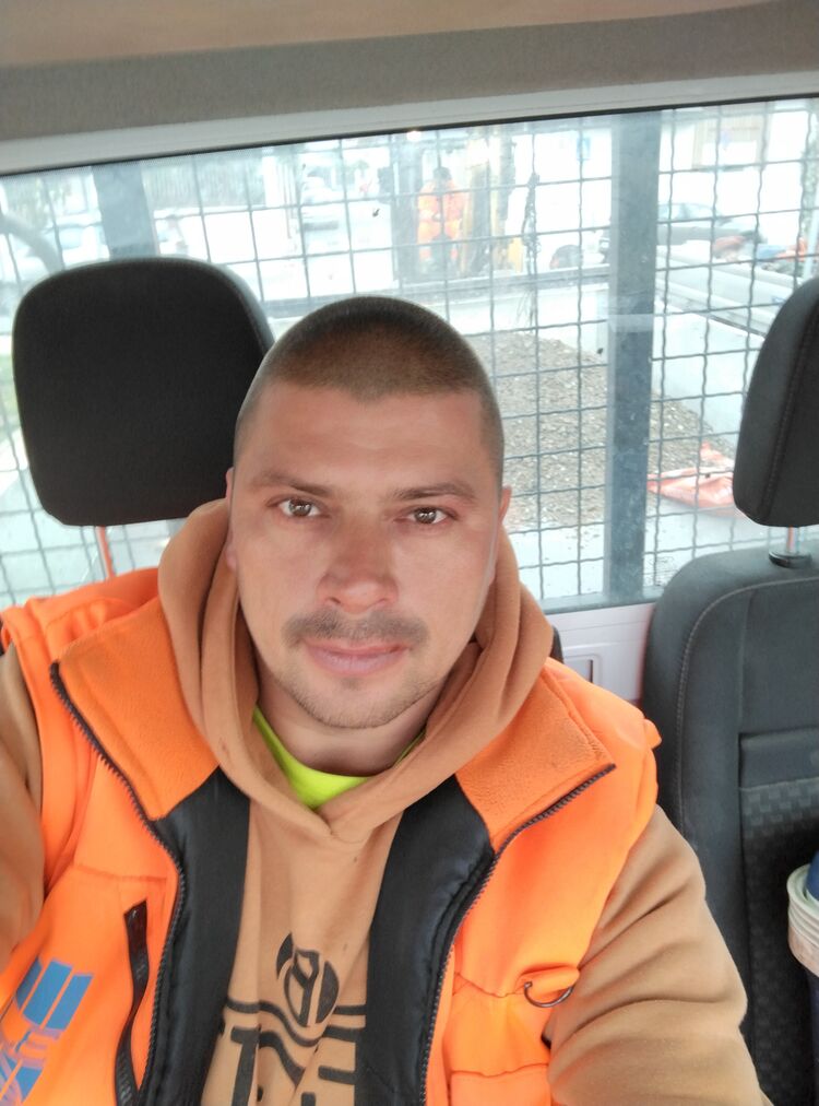  40744728  Ale, 41 ,    Sardinia