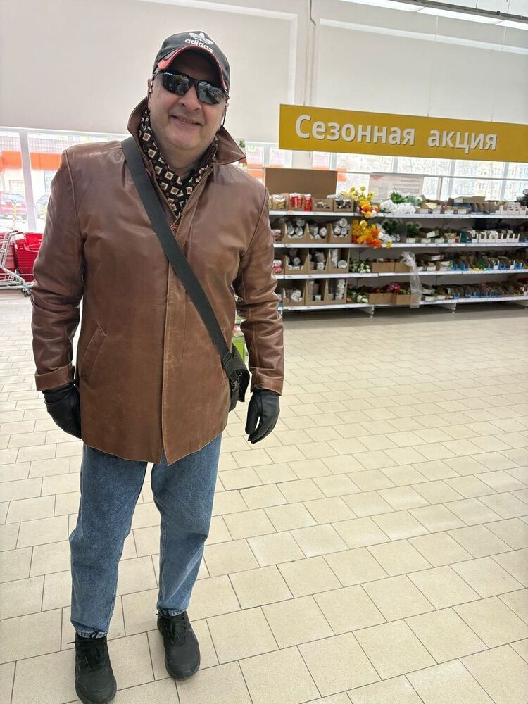  51019738  , 52 ,    