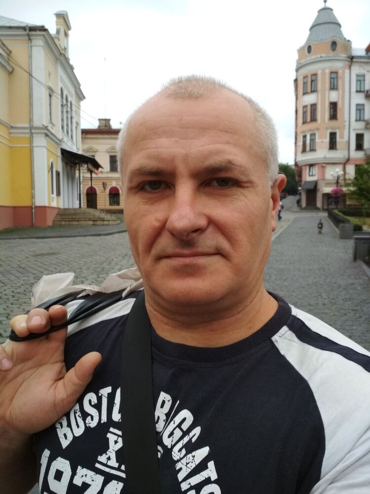  14805098  Viktor, 54 ,    