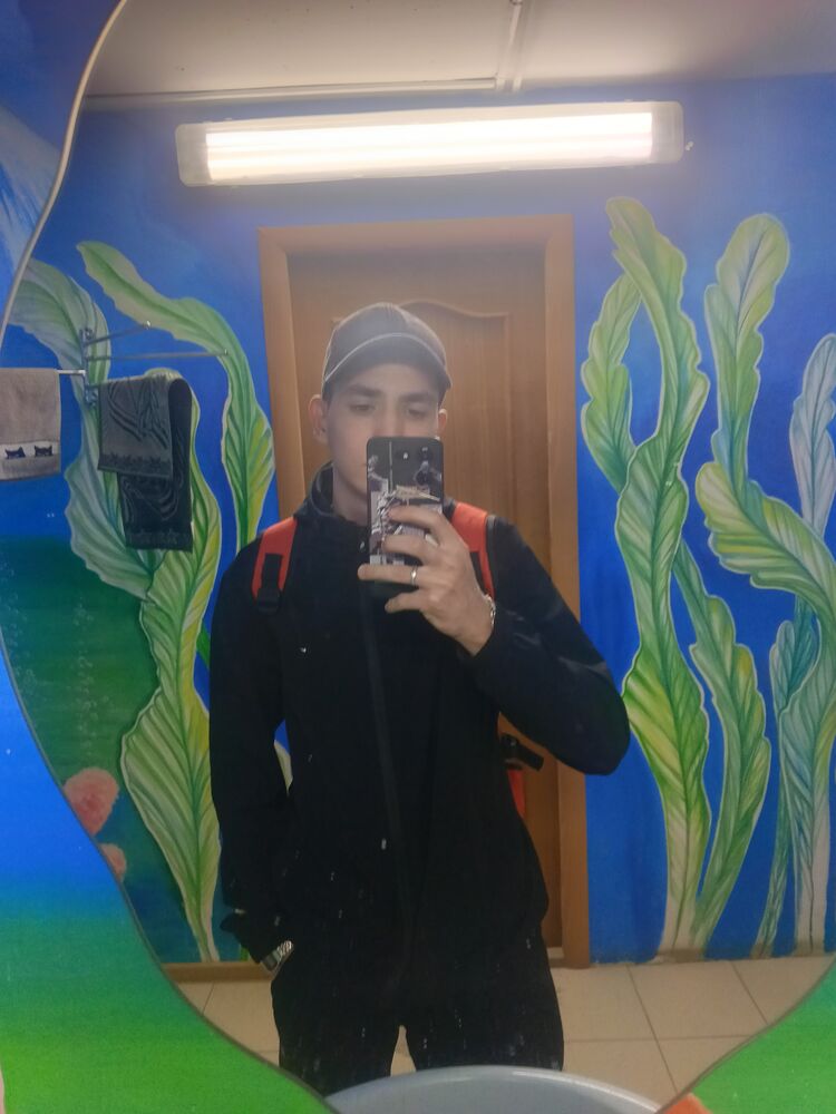  53709658  Ivan, 20 ,    