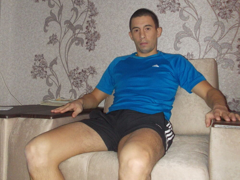  8765978  Denis, 35 ,    