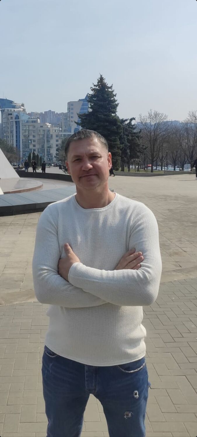  ,   Ruslan, 51 ,   ,   , c 