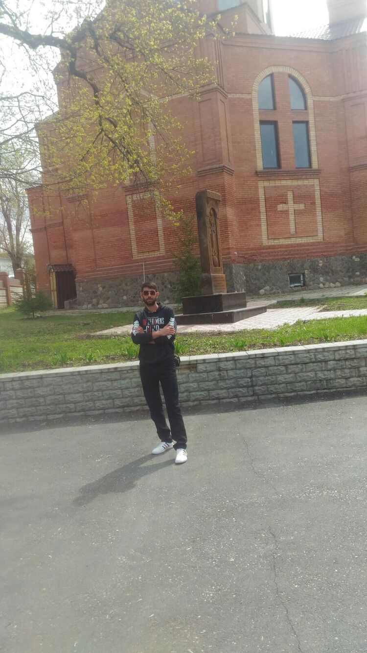  ,   Armen, 37 ,   ,   , 