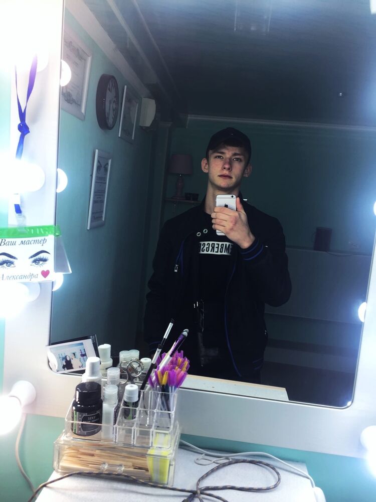  26101668  Daniil, 23 ,    --