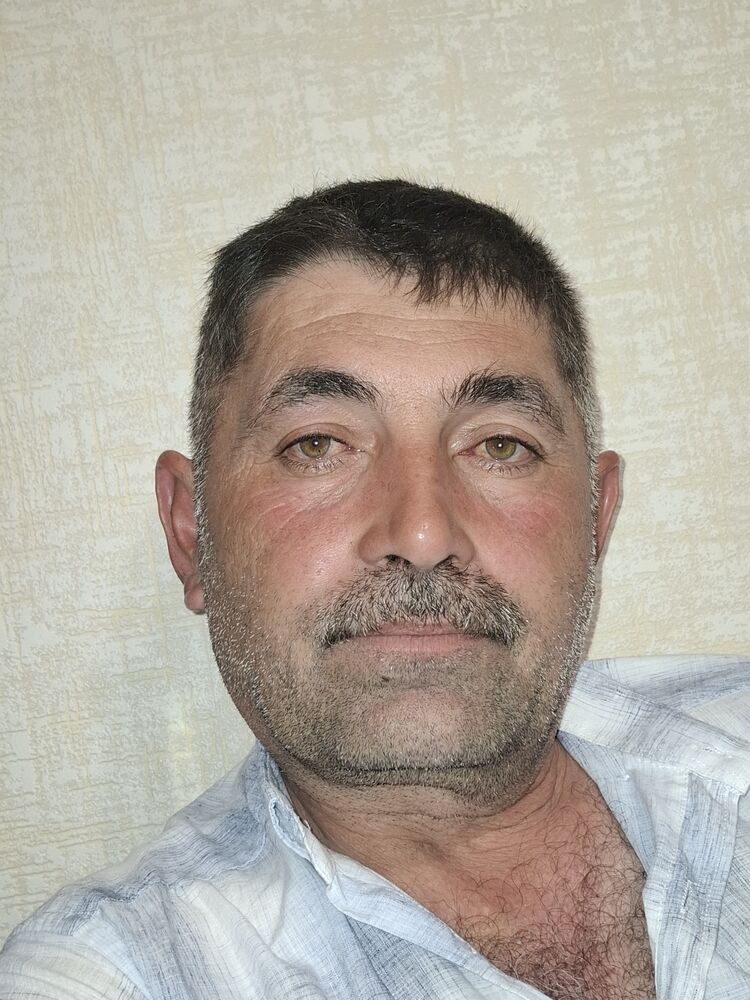  52729318  Tayfun, 44 ,    