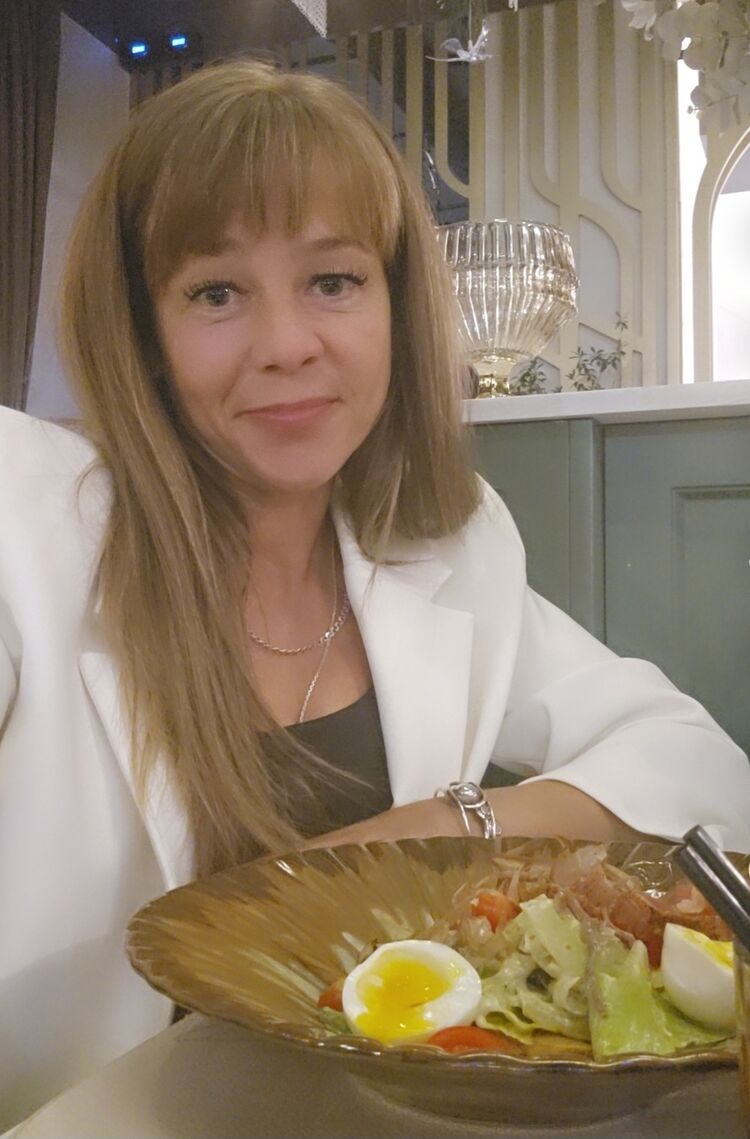  48541568  Liliya, 44 ,    