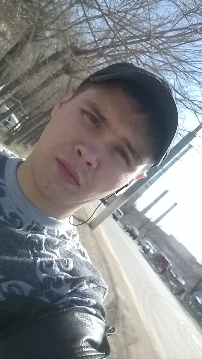  ,   Viktor, 31 ,   