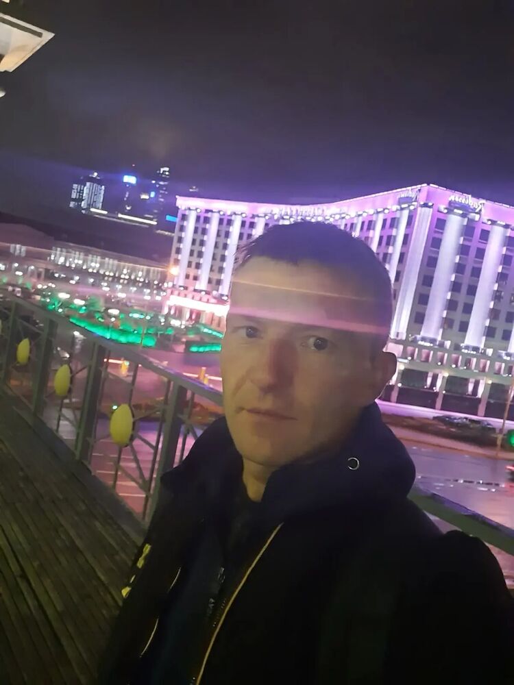  33768198  Pavel, 35 ,    