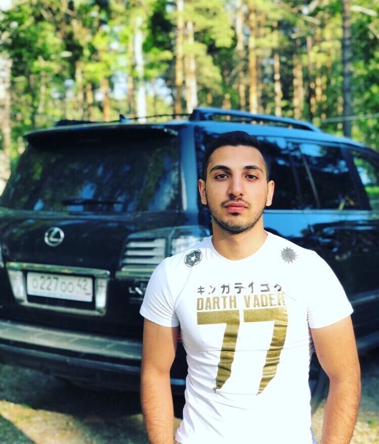  43710828  Narek, 25 ,    
