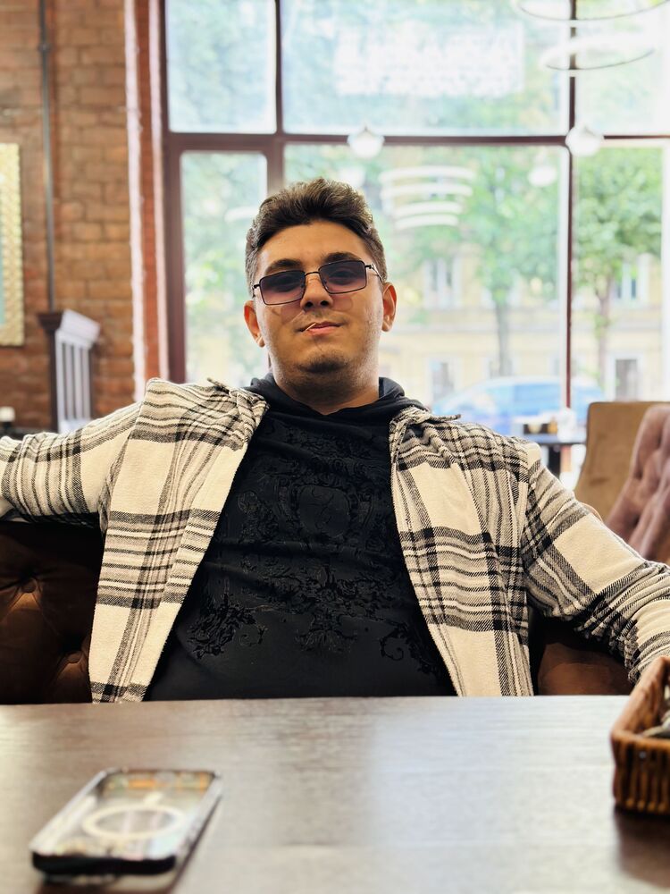  38173468  , 27 ,    -