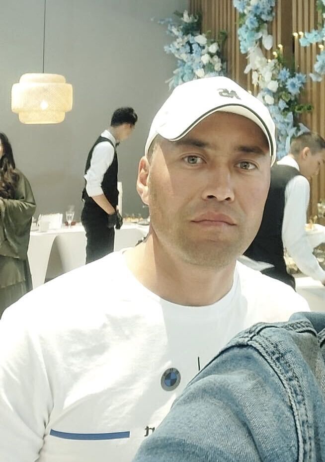  52406648  NURIK, 33 ,    