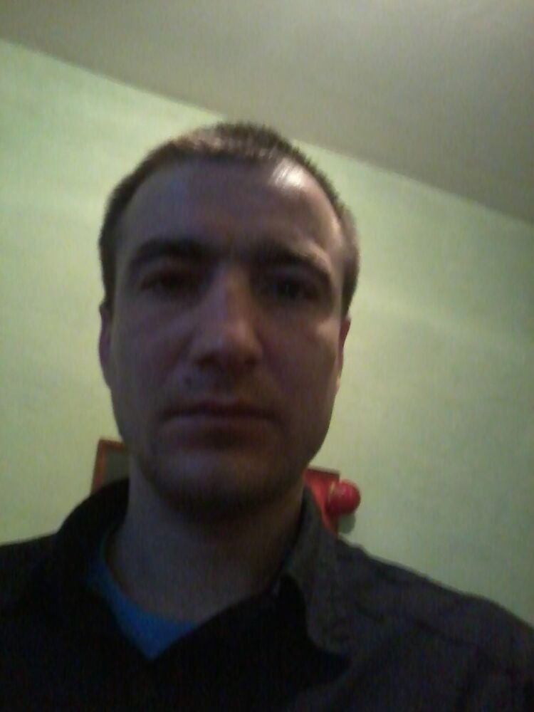  10759538  Jozsef, 41 ,    