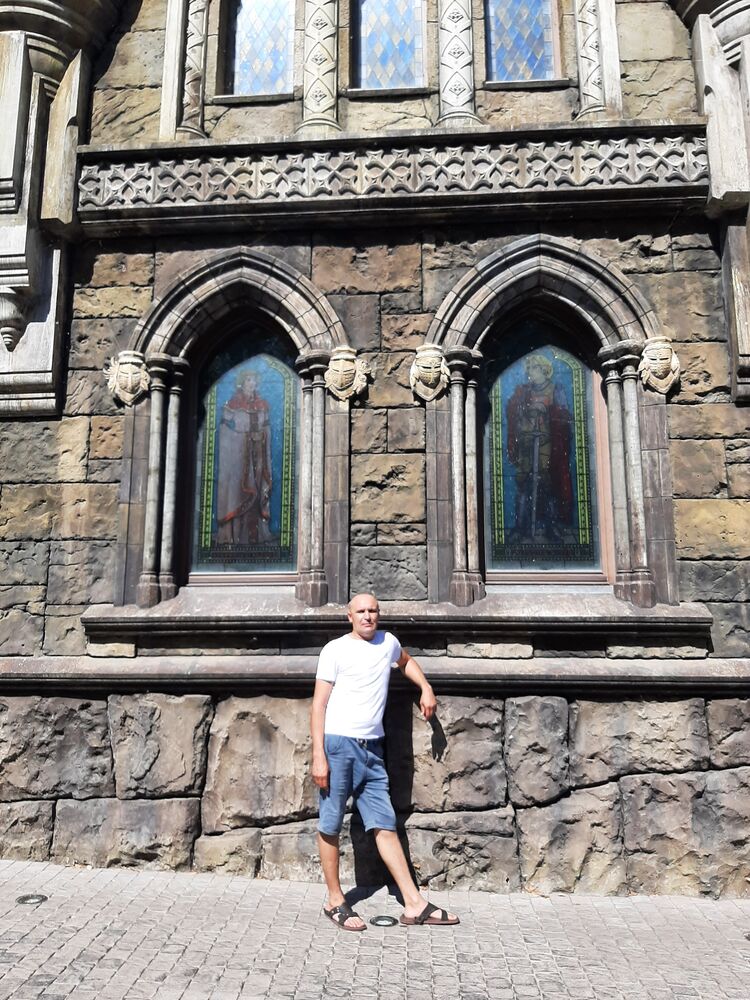 ,   Anton, 39 ,   ,   