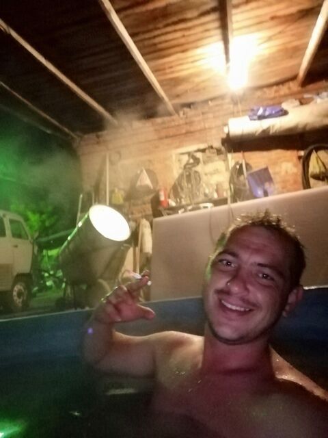  ,   Maxim, 33 ,   ,   , c 