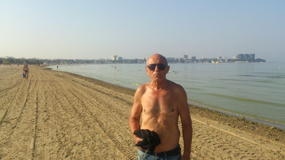  12937208  Anatoliy, 74 ,    