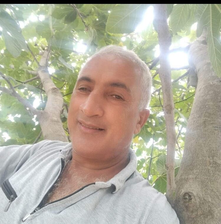  44558288  Azad, 57 ,    