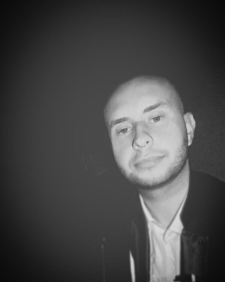  39339428  , 28 ,    
