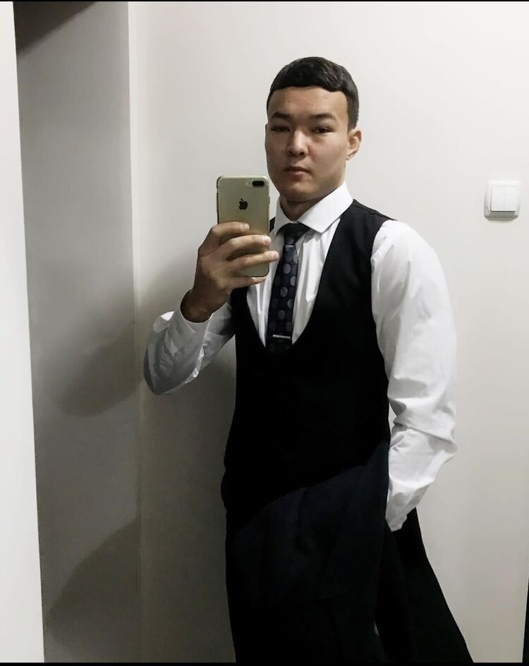  43147748  , 28 ,    