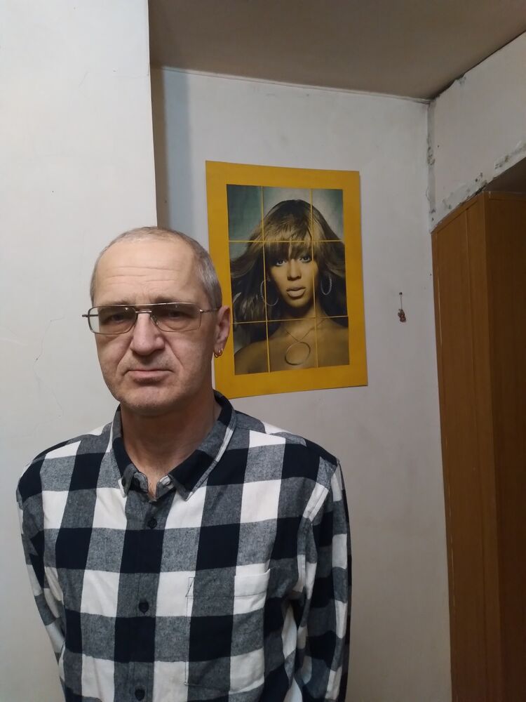  24844818  , 61 ,    