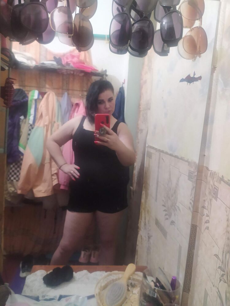  ,   Marina, 40 ,     