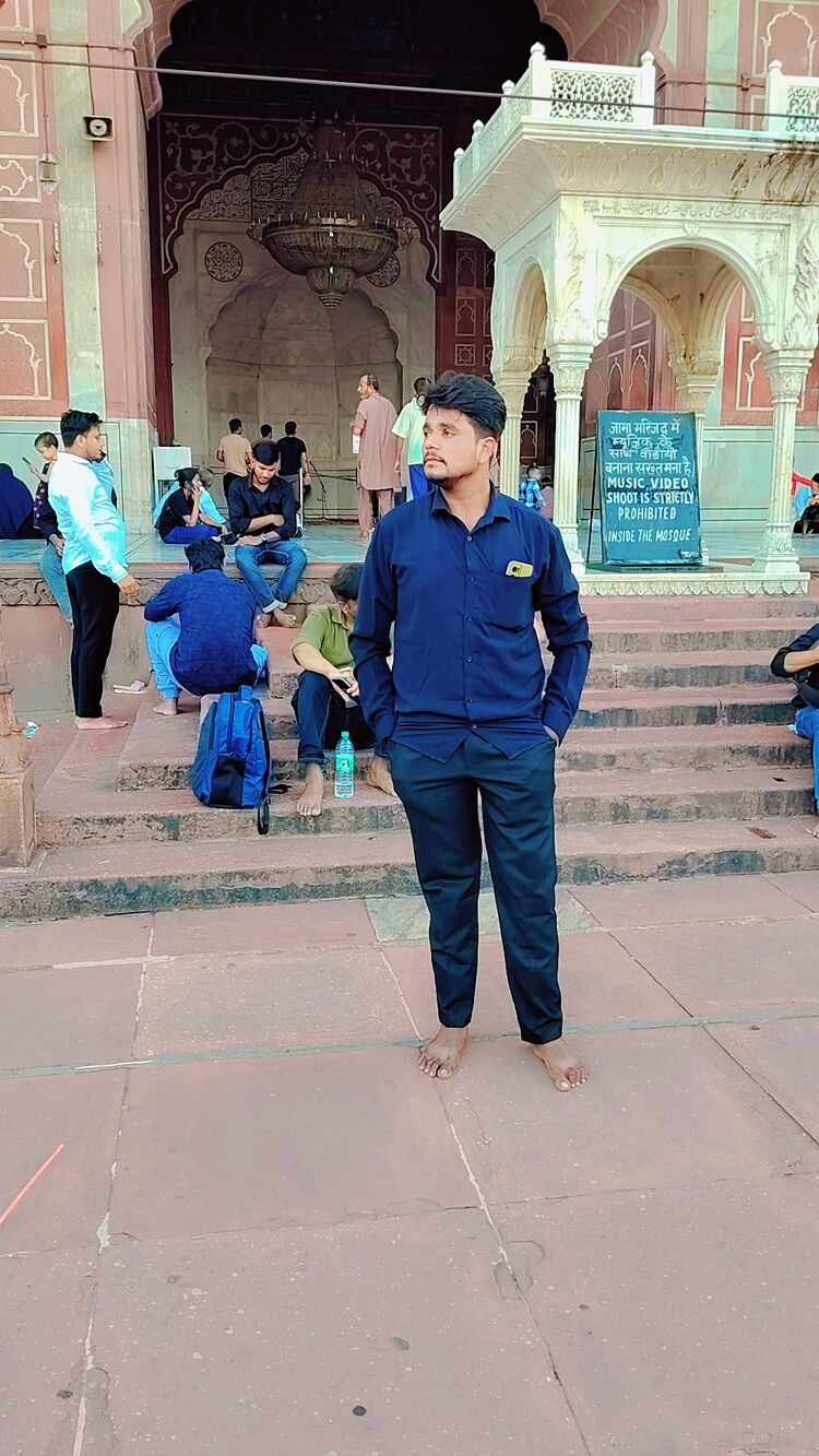  53692718  Meharaj, 25 ,    