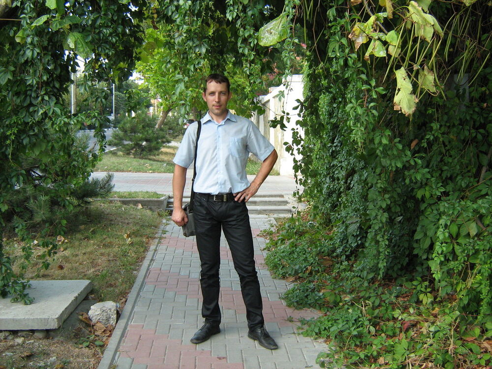  10733948  Vladimir, 47 ,    