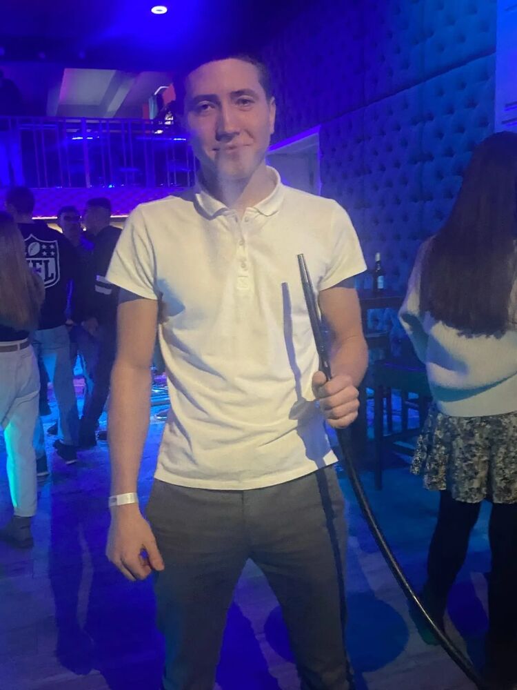  31521188  Andrey, 24 ,    