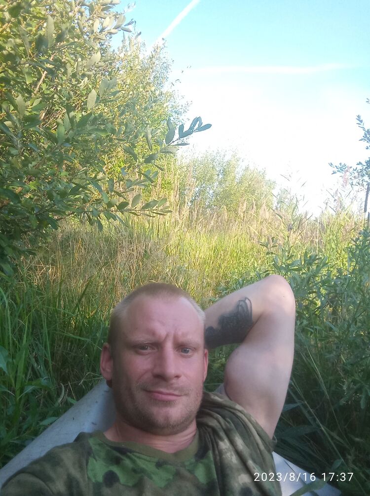  -,   Grisha, 38 ,   ,   , c , 
