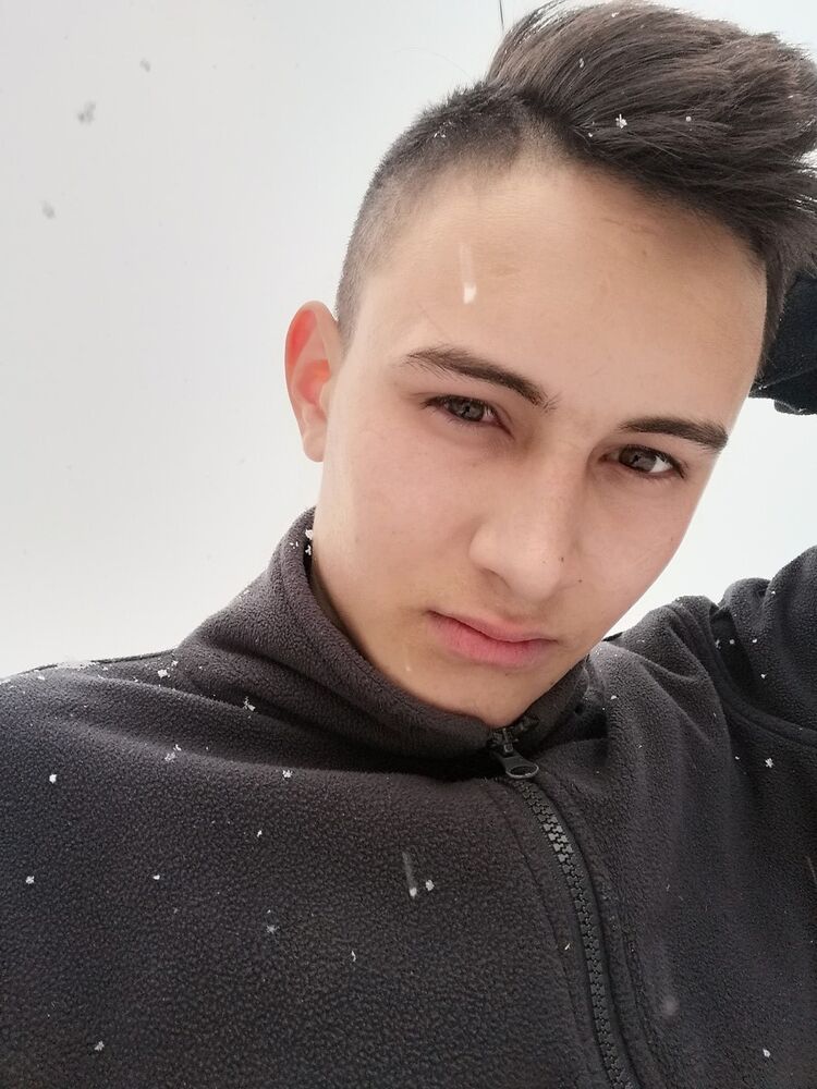  15038568  Serhii, 24 ,    