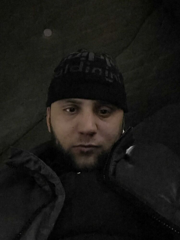  ,   Abdul, 33 ,   ,   