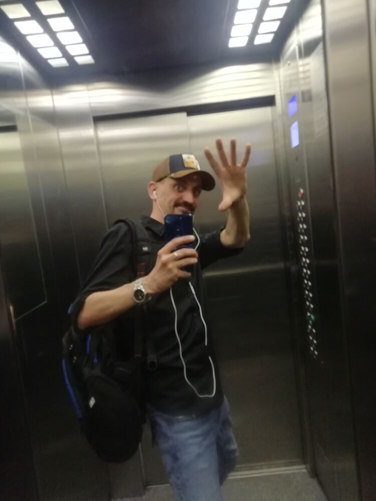  -,   Artem, 38 ,   ,   