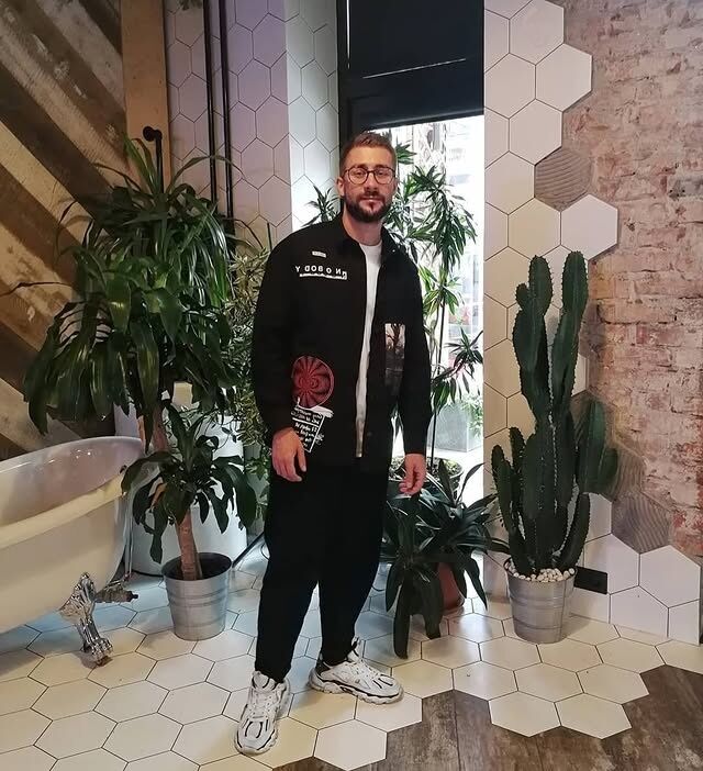  54437568  , 33 ,    -