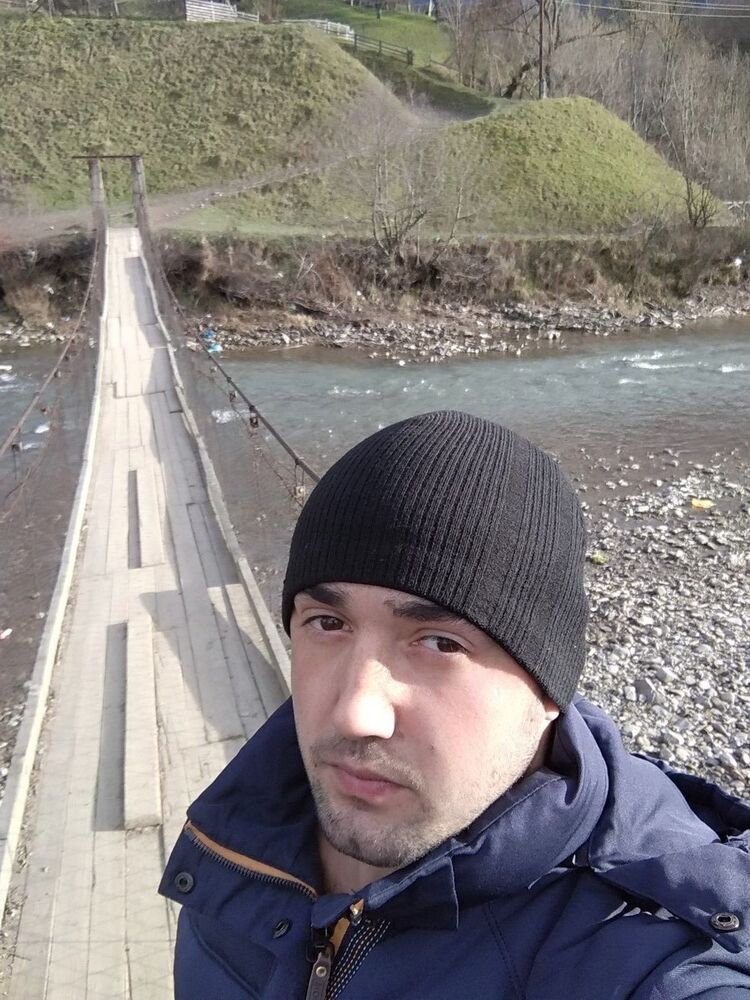  ,   Vano, 32 ,   