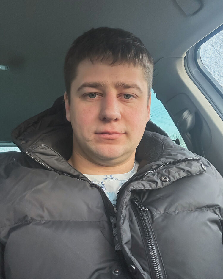  41713708  Sergej, 31 ,    