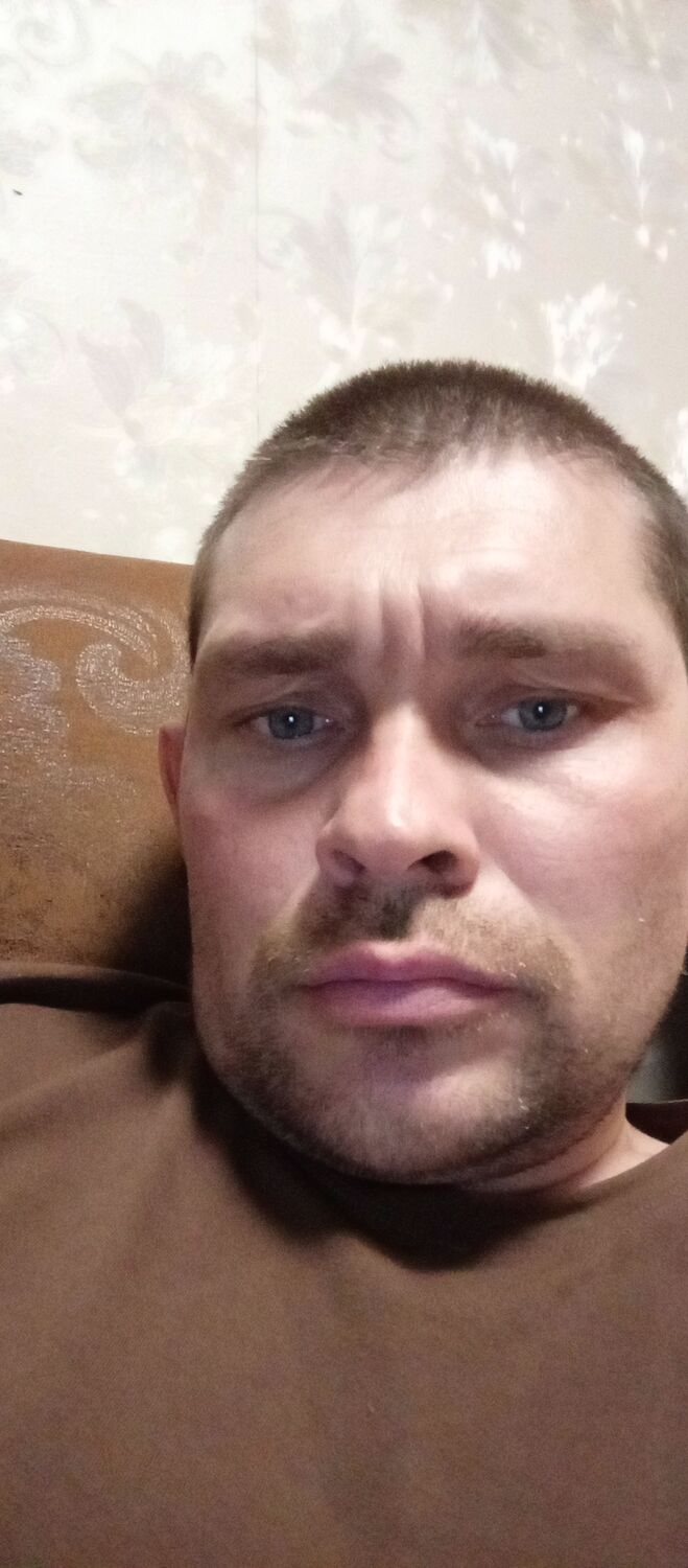  42325418  Sergei, 38 ,    