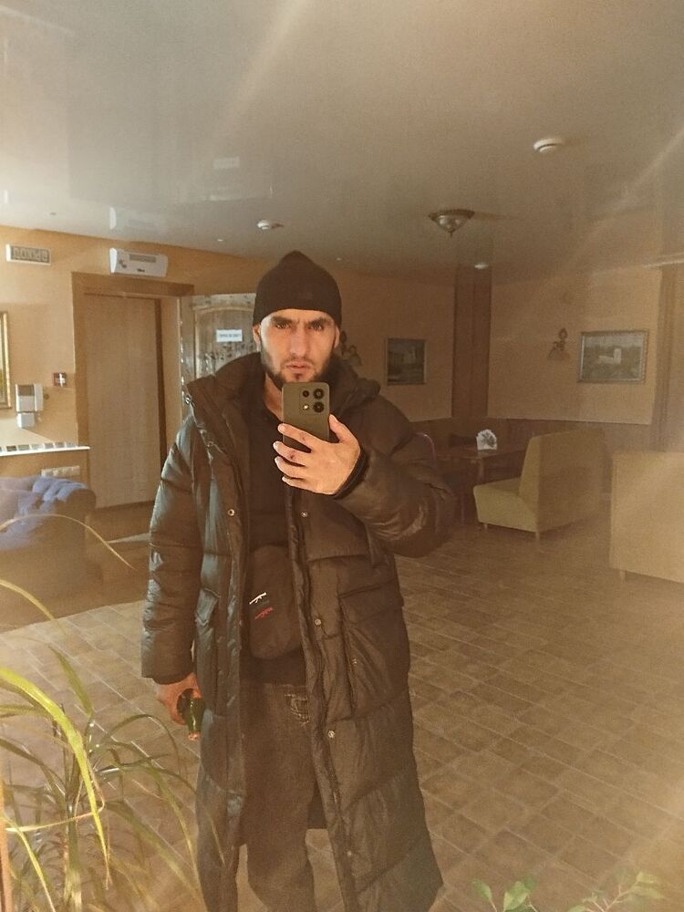  ,   Amir, 27 ,   ,   , c , 