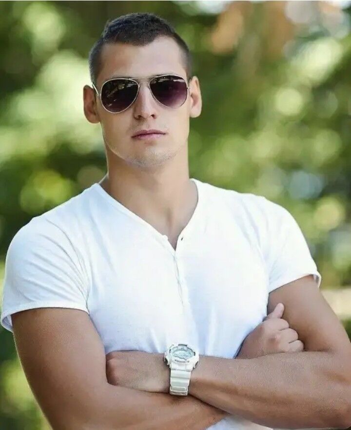  ,   Alex Rened, 26 ,   