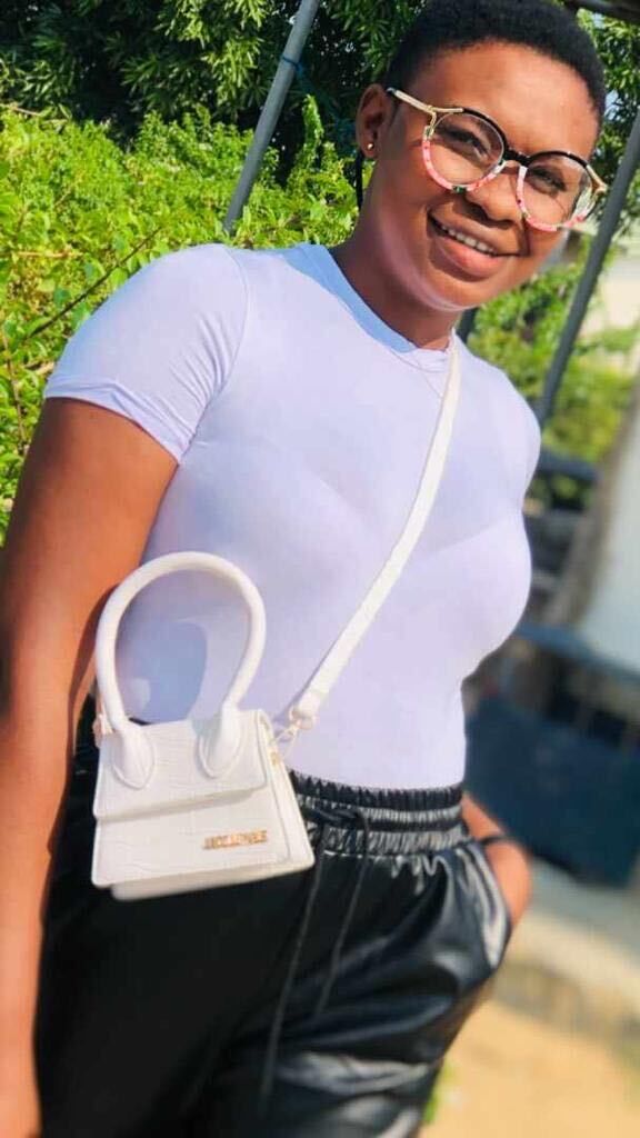  Lagos,   Precious, 28 ,   ,   , c 