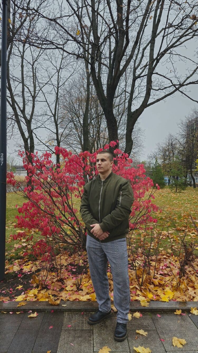  54246938  , 18 ,    -