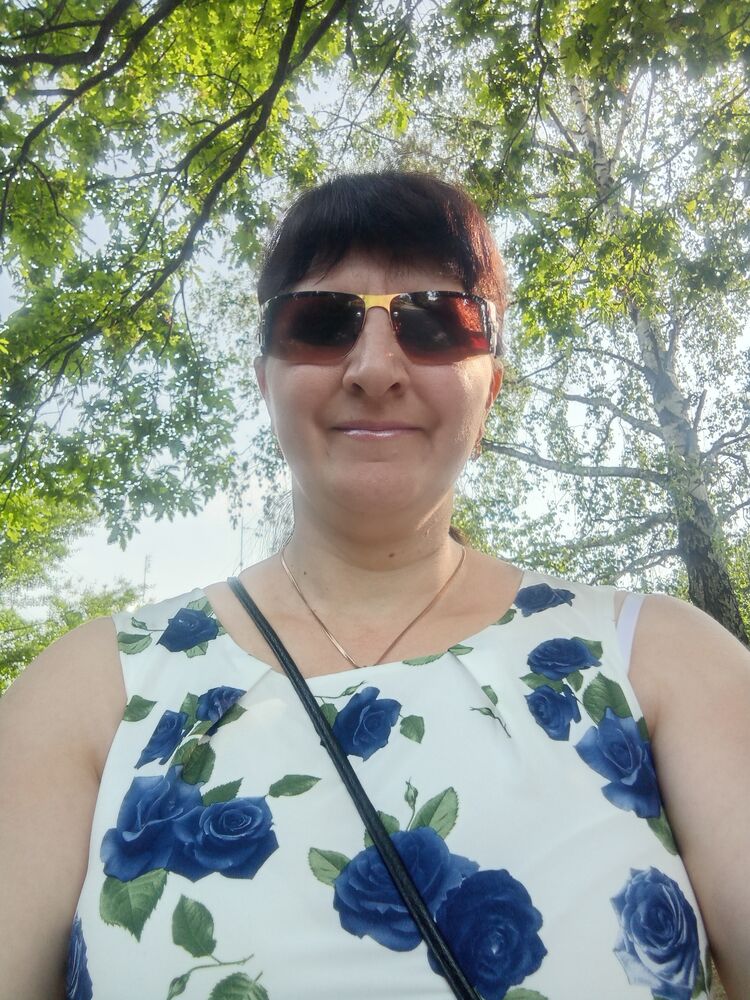  52013938  Lybov, 39 ,    