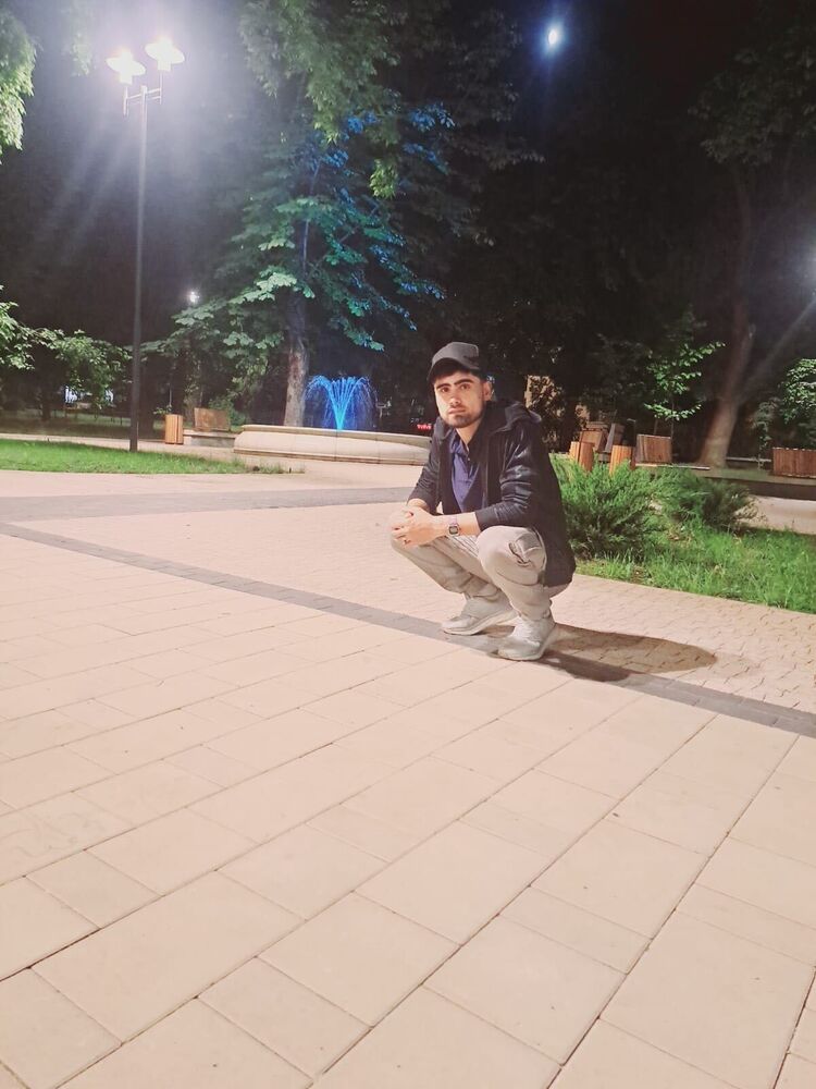  44144868  , 27 ,    