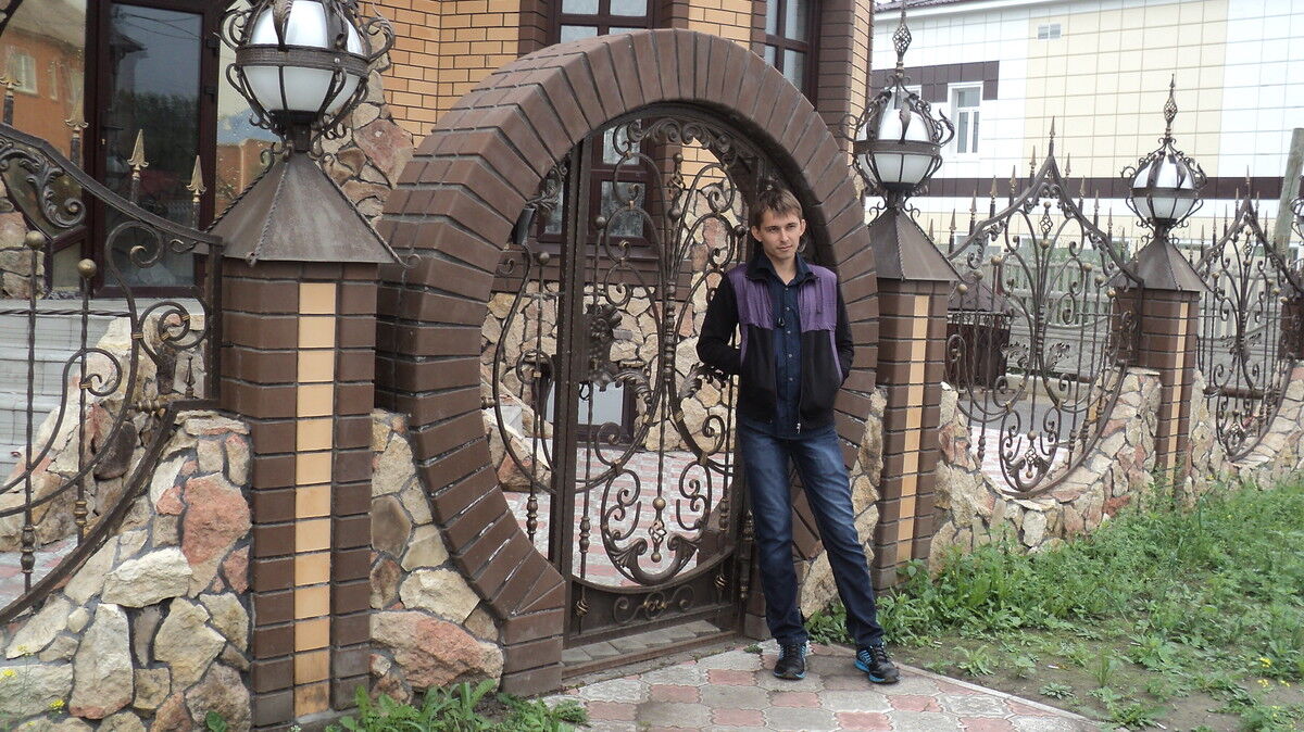  ,   Aleks, 39 ,   