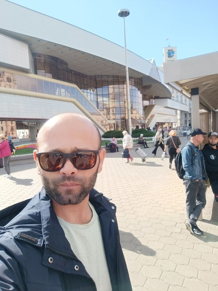  ,   Azat, 39 ,   ,   , c 