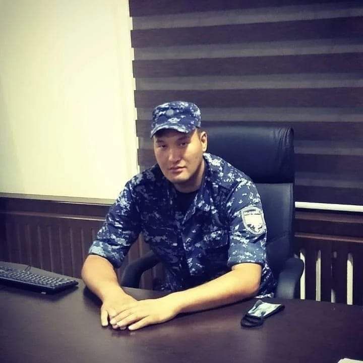  24147978  Papa roza, 30 ,    