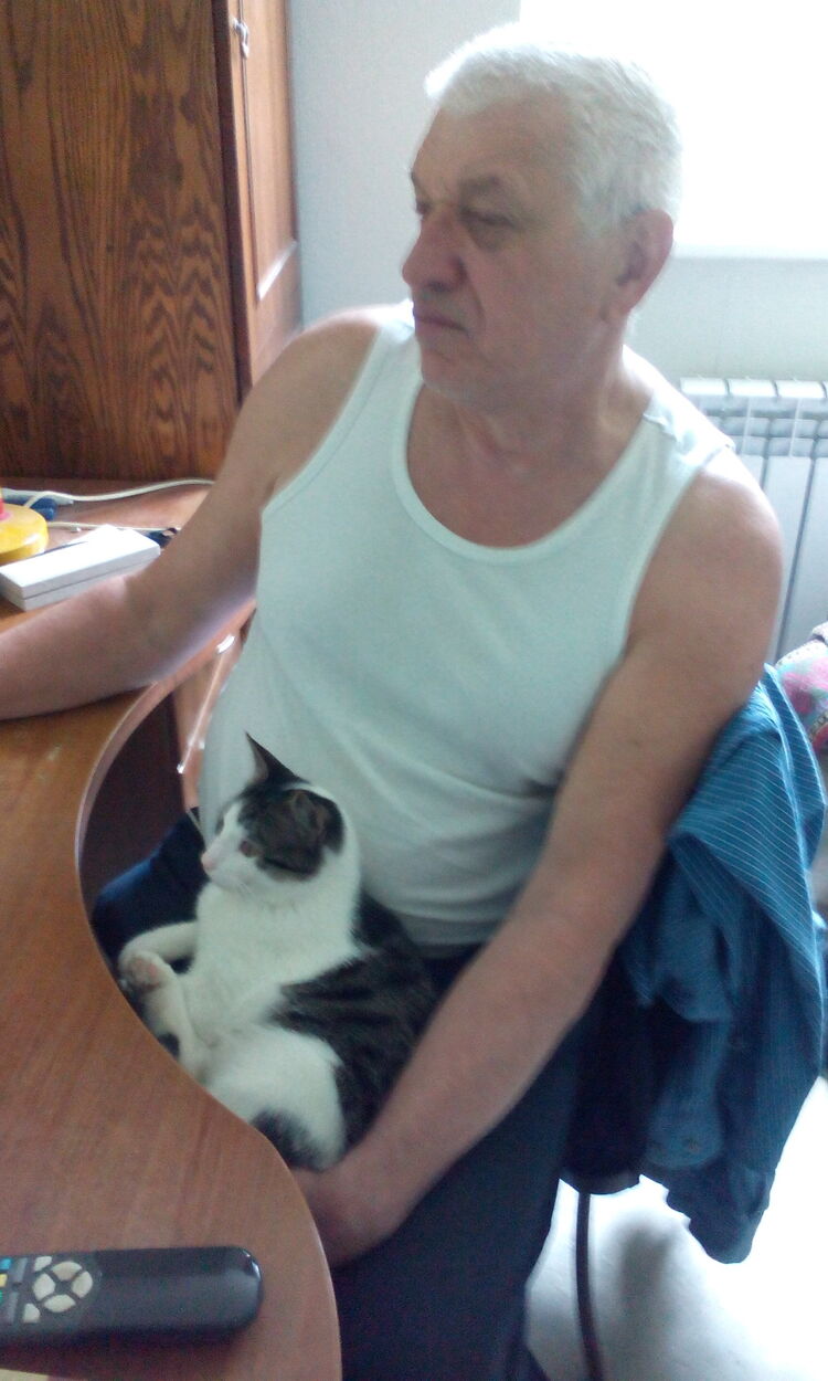  27256448  Sergey, 72 ,    -